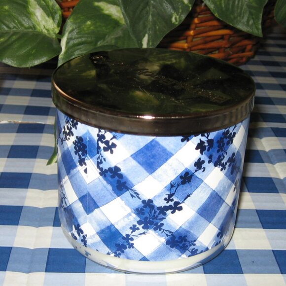 BBW Gingham 3 Wick Candle NIB - Picture 3 of 7
